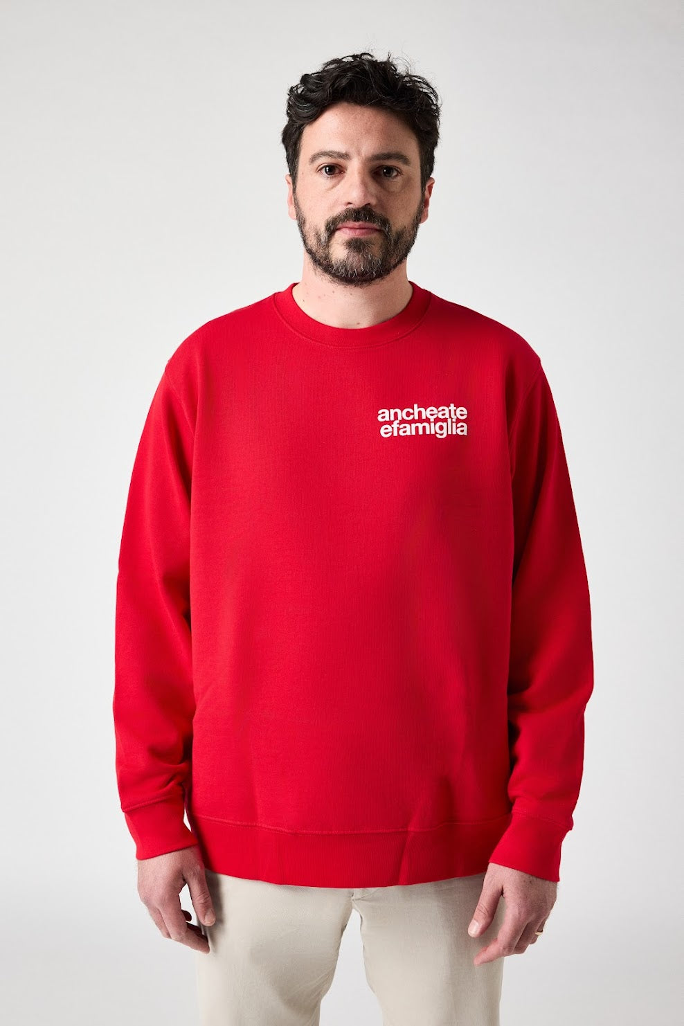 felpa rossa anche a te e famiglia uomo figura intera