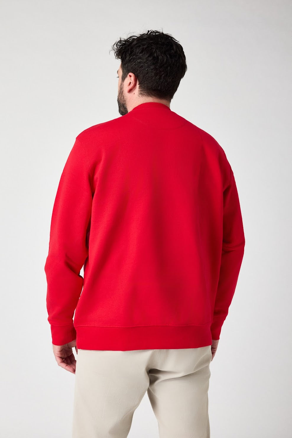 felpa rossa anche a te e famiglia uomo retro figura intera