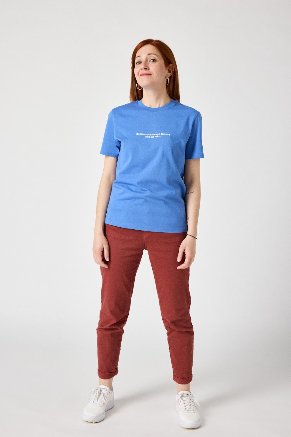 t-shirt ceruleo donna fronte figura intera