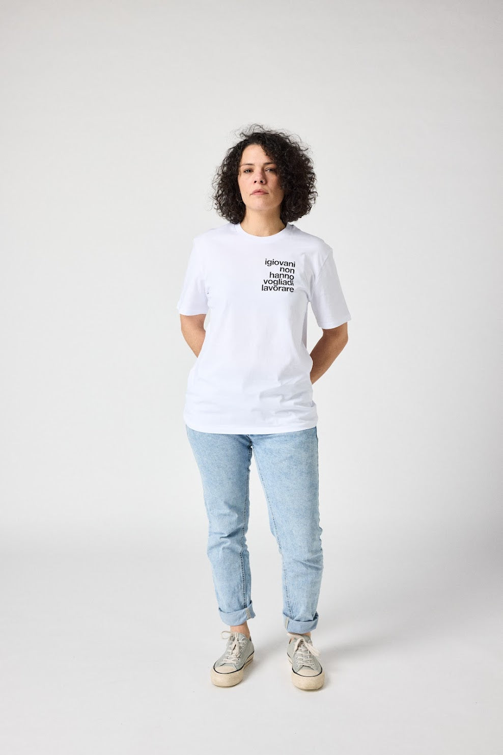 t-shirt i giovani non hanno voglia di lavorare donna fronte figura intera