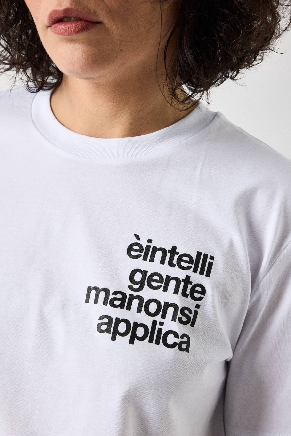 tshirt è intelligente ma non si applica fronte donna